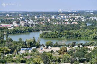 Vreme caldă în București, până sâmbătă seara; duminică se răcește, apar aversele și vântul se intensifică (meteo)