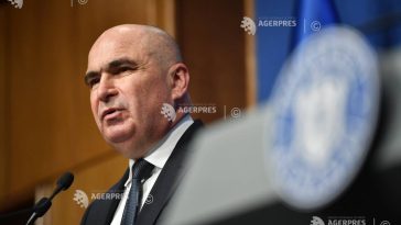 Bolojan: Instituțiile publice vor putea produce și stoca energie pentru consumul propriu