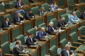 Senat: George Ștefanache și-a anunțat în plen demisia din USR