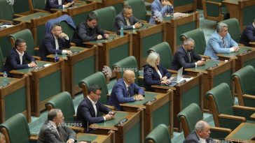 Senat: George Ștefanache și-a anunțat în plen demisia din USR