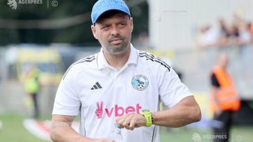 Fotbal: Antrenorul Florin Maxim continuă la Corvinul Hunedoara, anunță conducerea clubului