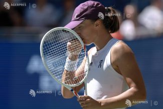Tenis: Iga Swiatek, învinsă de Qinwen Zheng, în optimi la US Open
