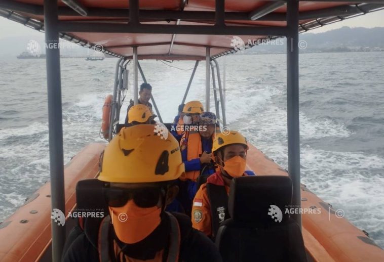 Indonezia: Cinci jurnaliști dispăruți în apropierea unui vulcan, căutați în continuare de echipele de salvare