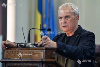 Acad. Marius Andruh i-a îndemnat pe studenții Universității din Craiova să își construiască în România carierele