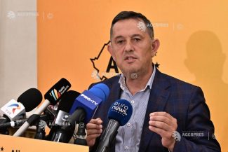 Piperea (AUR): Ne îndreptăm cu pași repezi către alegerile anticipate; Avrămescu: Noi avem o decizie