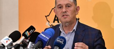 Piperea (AUR): Ne îndreptăm cu pași repezi către alegerile anticipate; Avrămescu: Noi avem o decizie