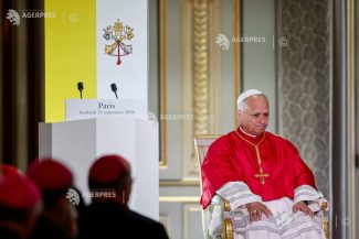 Papa Leon a avertizat din Franța că tehnologia AI creează ‘un paradis al mașinilor’