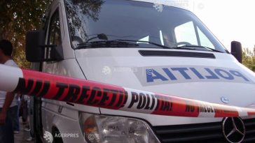 Crima din Vâlcea/Pete ce par a fi de sânge găsite pe o saltea în dormitorul suspectului; procurorii cer mandat de arestare