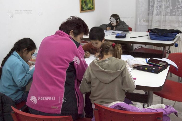ANPIS: Alocația de plasament se acordă și după 18 ani dacă tânărul își continuă studiile sau la cerere