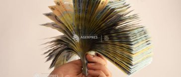 Guvern: Stimulent de 5.000 de lei pentru media 10 la Bacalaureat; 2.000 de lei, pentru media 10 la Evaluarea Națională
