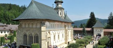 Suceava: Se împlinesc 557 de ani de la sfințirea Mănăstirii Putna
