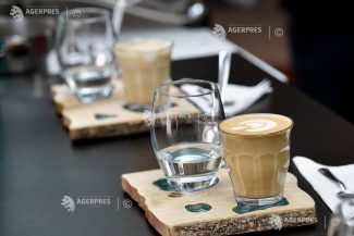 Studiu UAIC/Cafeaua perfectă – dimineața, miercurea, primăvara, neagră, băută dintr-o cană de ceramică și fără capac
