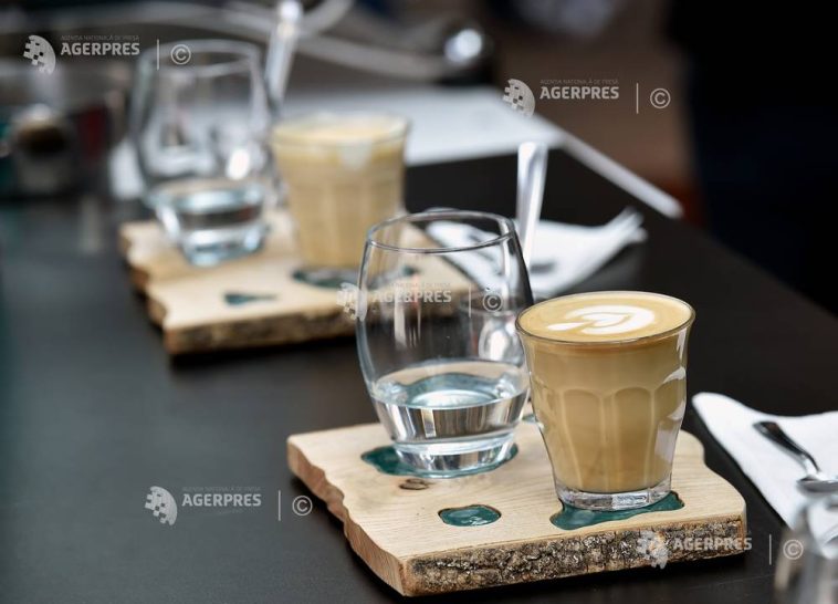 Studiu UAIC/Cafeaua perfectă – dimineața, miercurea, primăvara, neagră, băută dintr-o cană de ceramică și fără capac