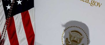 SUA: Un robot guvernamental alimentat de IA a încetat să contrazică anumite afirmații ale lui Trump la o zi de la lansare