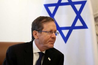 Zborul Flydubai/Președintele Israelului vrea să decoreze 4 pasageri ce au împiedicat prăbușirea avionului; procurorul general al EAU ordonă o…