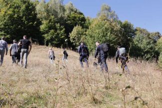 Bistrița-Năsăud: Tânăr de 19 ani, dispărut fără urmă de două zile; zeci de persoane implicate în căutarea lui