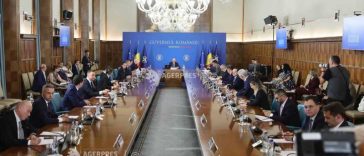Guvernul a aprobat continuarea programelor de schimb educațional FLEX și FLEX Abroad pentru anul școlar 2027-2028