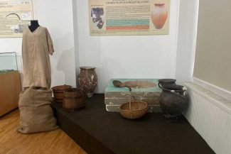 Vâlcea: Expoziție despre pâinea din vremea dacilor, deschisă la Muzeul Județean (GALERIE FOTO)
