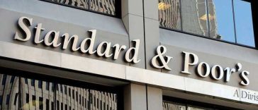 S&P publică vineri raportul privind ratingul suveran al României