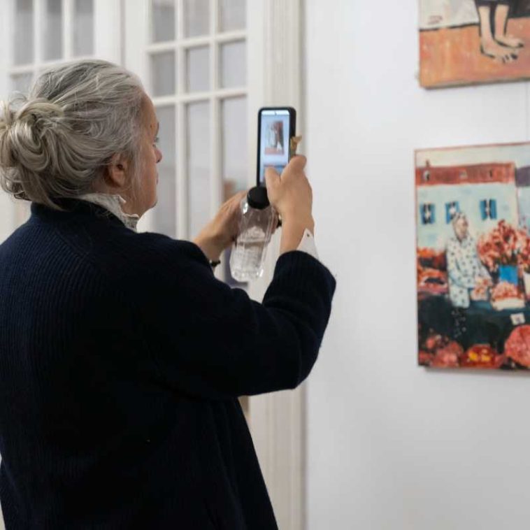 Noaptea Albă a Galeriilor: Picturi ale membrilor familiei Liciu – prezentate în premieră, vineri, la Galeria Madrigal