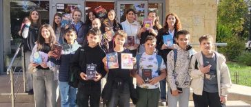 Bistrița-Năsăud: Proiectul ‘Astăzi mergem la librărie’ continuă să aducă bucuria cărții pentru copiii din mediul rural