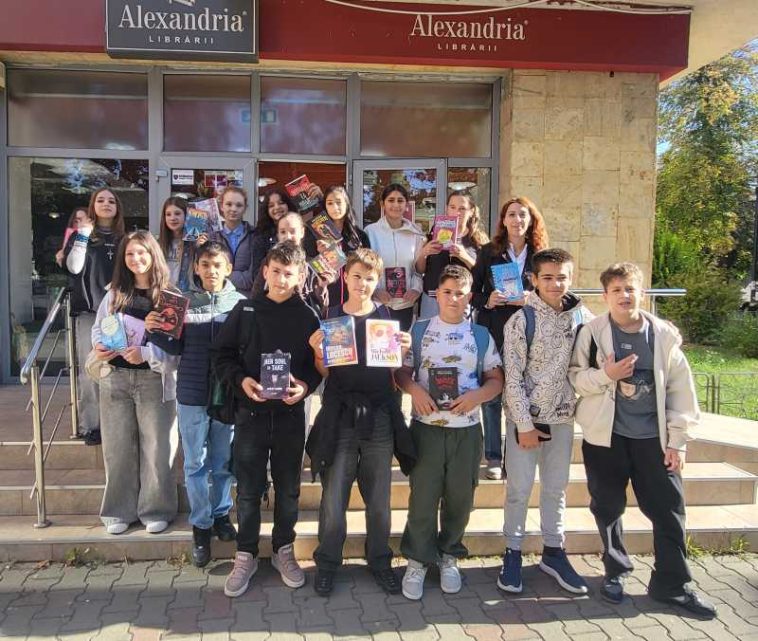 Bistrița-Năsăud: Proiectul ‘Astăzi mergem la librărie’ continuă să aducă bucuria cărții pentru copiii din mediul rural