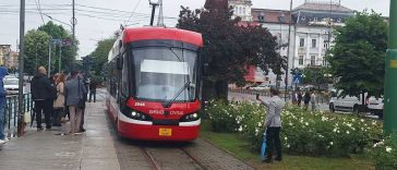 Arad: Creștere cu 77% a vânzărilor de bilete de tramvai și autobuz față de anul trecut, după ieftinirea la 1 leu