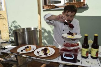 Mureș: Prima ediție a Gastronomica Sighișoara a debutat în Cetatea Medievală – un circuit cu 18 preparate și ‘turism lent’