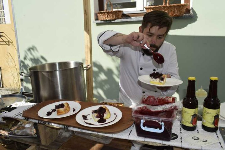 Mureș: Prima ediție a Gastronomica Sighișoara a debutat în Cetatea Medievală – un circuit cu 18 preparate și ‘turism lent’