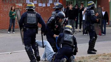 Noi ciocniri între liceenii francezi și poliție, în timp ce protestele tinerilor se extind din Franța în Belgia