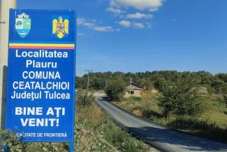REPORTAJ Tulcea: La Ceatalchioi, chiar și animalele s-au obișnuit cu zgomotele exploziilor și dronelor