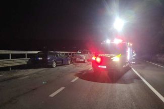 Mureș: Accident între un camion și două autoturisme pe DN13; o persoană – încarcerată