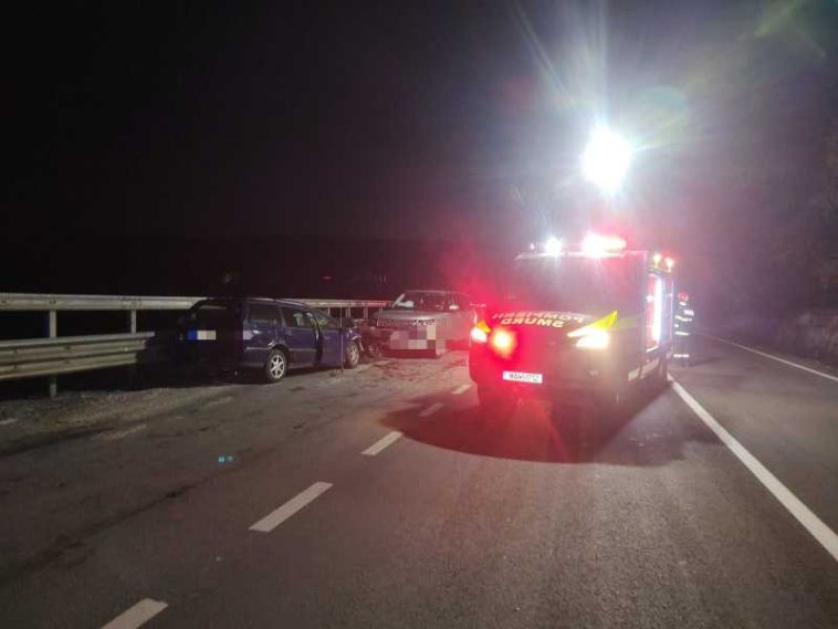 Mureș: Accident între un camion și două autoturisme pe DN13; o persoană – încarcerată