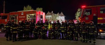VIDEO UPDATE ISU Vâlcea: Incendiul izbucnit la o hală în care se aflau peste 30 de tone de vopseluri şi diluanţi a fost lichidat
