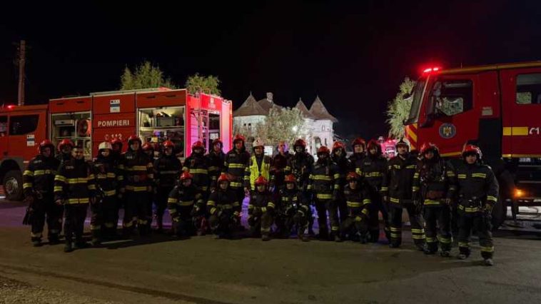 VIDEO UPDATE ISU Vâlcea: Incendiul izbucnit la o hală în care se aflau peste 30 de tone de vopseluri şi diluanţi a fost lichidat