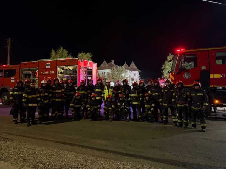 VIDEO UPDATE ISU Vâlcea: Incendiul izbucnit la o hală în care se aflau peste 30 de tone de vopseluri şi diluanţi a fost lichidat