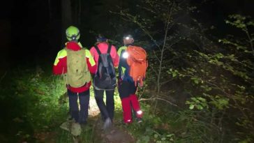 VIDEO Două intervenții Salvamont pe traseul Jepii Mici: un turist accidentat, evacuat cu elicopterul