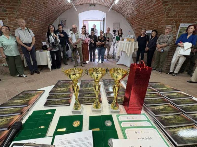 Bihor: Salonul Internațional fotografic ”Via, vinul și bucuria de a trăi”, inaugurat în Cetatea Oradea