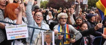 Aproape 100 de sancțiuni și 4 dosare penale pentru susținătorii lui Georgescu din zona Arestului Central