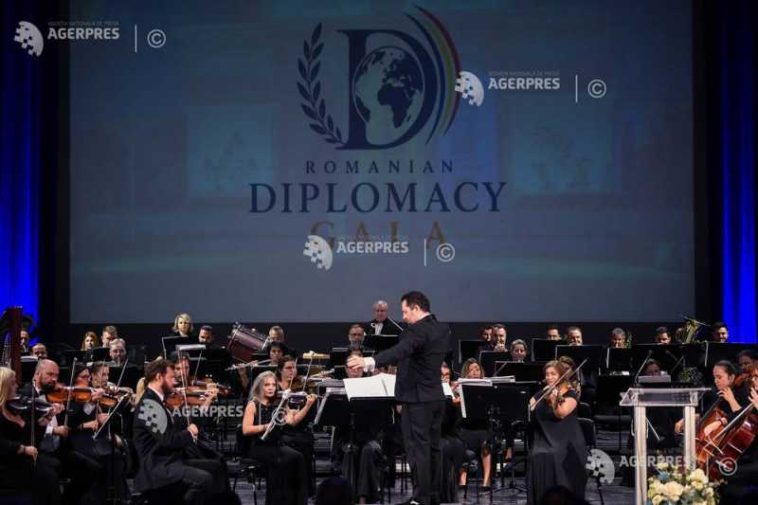 Gala Diplomației Române 2026: Diplomatul Emil Hurezeanu și violonistul Răzvan Stoica – printre laureaţi (GALERIE FOTO)