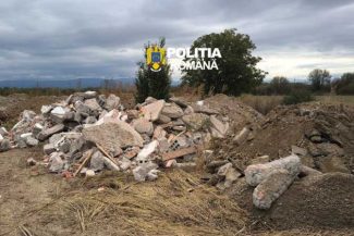 Caraș-Severin: Deșeuri din construcții depozitate ilegal, descoperite de polițiști și comisarii Gărzii de Mediu