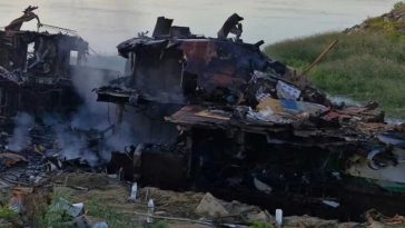 Giurgiu: Incendiu la bordul unei nave dezafectate la malul Dunării, de la un aparat de tăiere