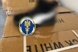 Încălțăminte de 4,9 milioane de lei, suspectată de încălcarea drepturilor de proprietate intelectuală, oprită la Isaccea