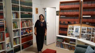 BIBLIOTECA AZI/Prahova: Biblioteca Șirna, cunoscută la nivel mondial – instituția cu un angajat care luminează o întreagă comunitate (GALERIE FOTO)