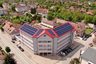 Hunedoara: Spitalul Municipal Brad va realiza un parc fotovoltaic pentru acoperirea costurilor cu energia electrică