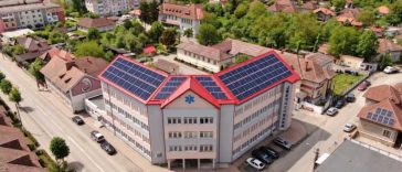 Hunedoara: Spitalul Municipal Brad va realiza un parc fotovoltaic pentru acoperirea costurilor cu energia electrică