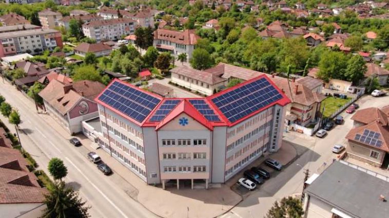 Hunedoara: Spitalul Municipal Brad va realiza un parc fotovoltaic pentru acoperirea costurilor cu energia electrică