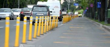 Camera Deputaților: Conducătorii de motociclete și mopede pot utiliza benzile de transport în comun