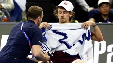 Tenis: Alex de Minaur merge la Shanghai pentru investigații medicale, după abandonul din finala de la Beijing