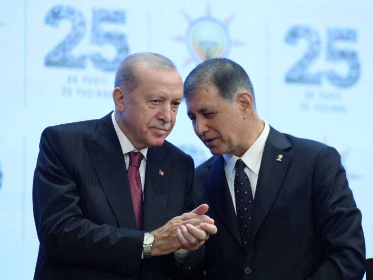 Turcia: Primarul din Izmir părăsește opoziția și se alătură partidului lui Erdogan